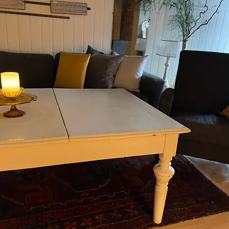 Primitive Basement Room, No Shower, Shared Toilet בית אירוח Eidsvoll