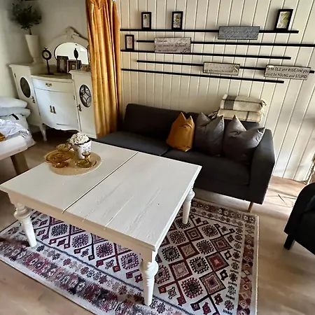 Primitiv Rustic Retreat, No Shower, Shared Toilet Séjour chez l'habitant Eidsvoll